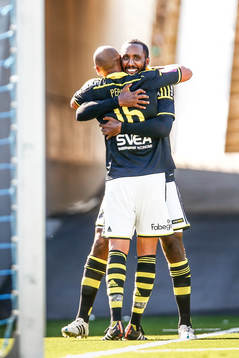 s Henok Goitom firar 0-2 målet