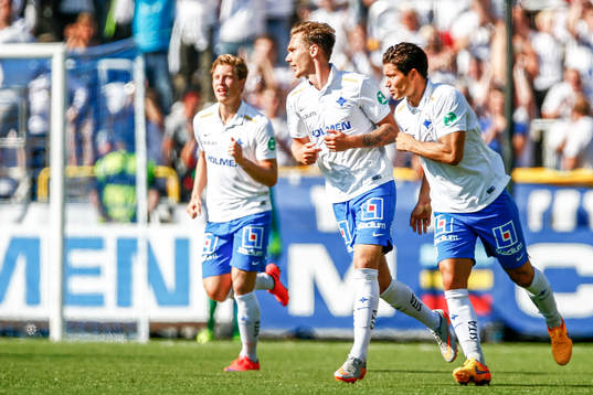 Norrköpings Linus Wahlqvist firar sitt reduceringsmål 1-2