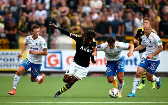 s Mohamed Bangura och Norrköpings David Boo Wiklander