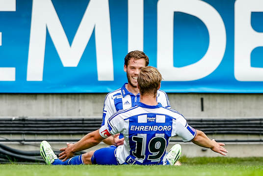 IFK Göteborgs Emil Salomonsson och Gustav Engvall firar