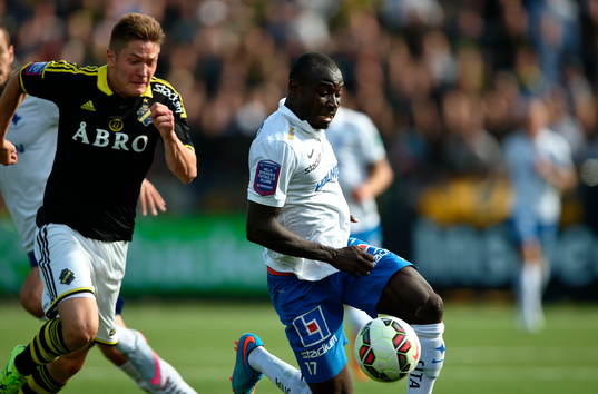 s Haukur Hauksson och Norrköpings Alhaji Kamara