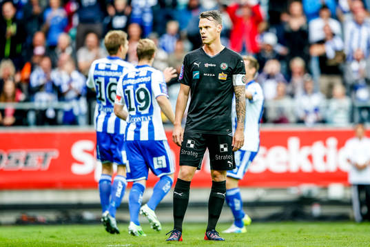 Örebros Erik Moberg deppar