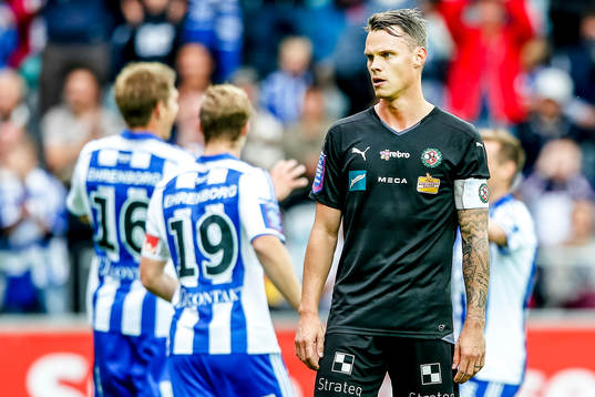Örebros Erik Moberg deppar