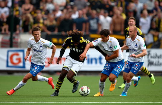 s Mohamed Bangura, Norrköpings David Boo Wiklander och