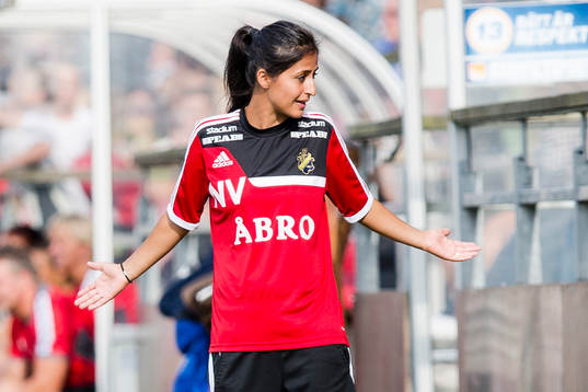 AIKs tränare Nazanin Vaseghpanah