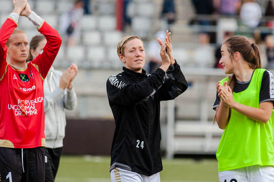 FC Rosengårds Therese Sjögran tackar publiken
