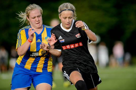 Eskilsminnes Amanda Okkerström mot   Bergdalens Moa