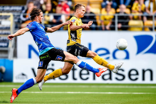 Halmstads Fredrik Liverstam och Elfsborgs Viktor Claesson