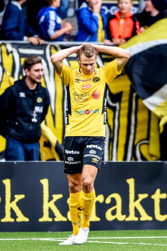 Elfsborgs Viktor Claesson deppar