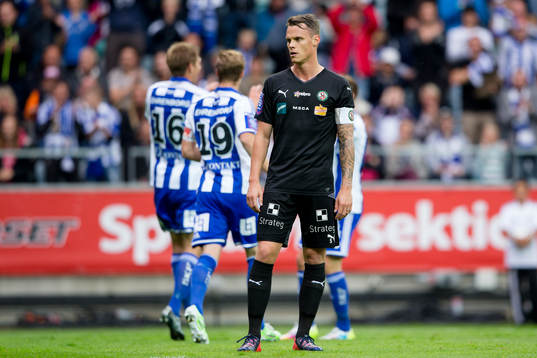 Örebros Erik Moberg deppar