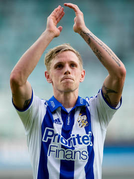 IFK Göteborgs Sören Rieks tackar klacken