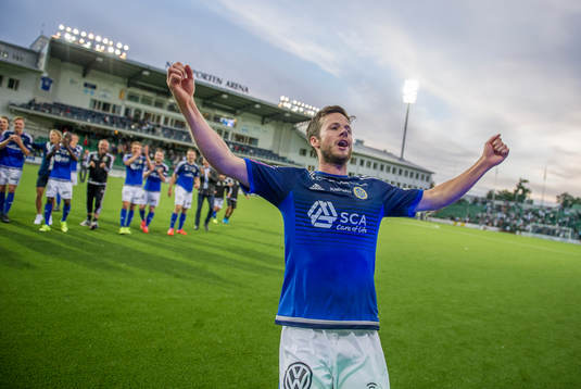 Sundsvalls Robert Lundström i sin sista match jublar åt