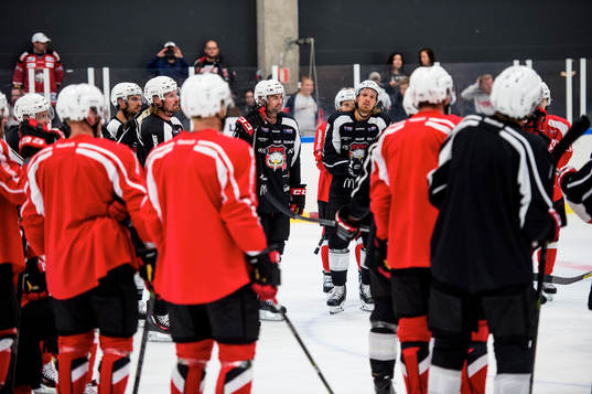 Ishockeylaget Malmö Redhawks första träning på is för