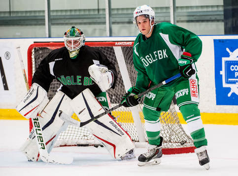 Målvakten Oscar Dansk och Alex Aleardi