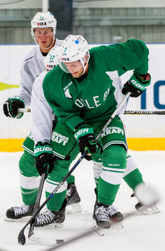 Närkamp mellan Patrick Cehlin, Taylor Matson och David