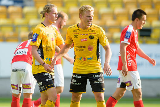 Elfsborgs Per Frick (h) har gjort 2-0 och jublar ihop med