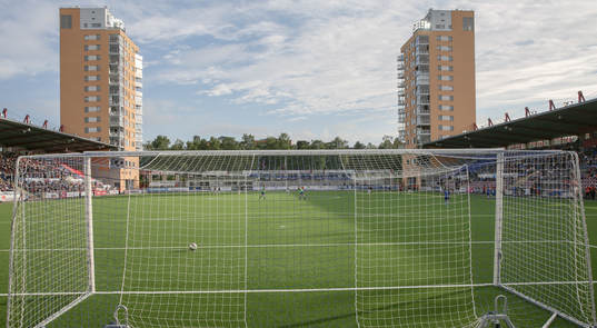 Tunavallen i Eskilstuna innan fotbollsmatchen mellan