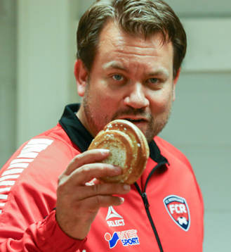 Rosengårds tränare tränare Jack Majgaard Jensen bullsugen