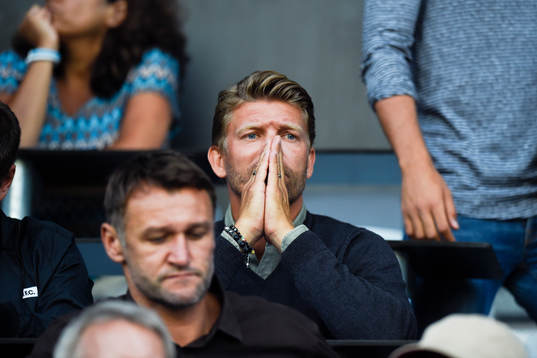 Sveriges Players Manager Marcus Allbäck på läktaren