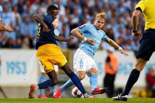 Malmö FFs Oscar Lewicki och Salzburgs Konrad Laimer