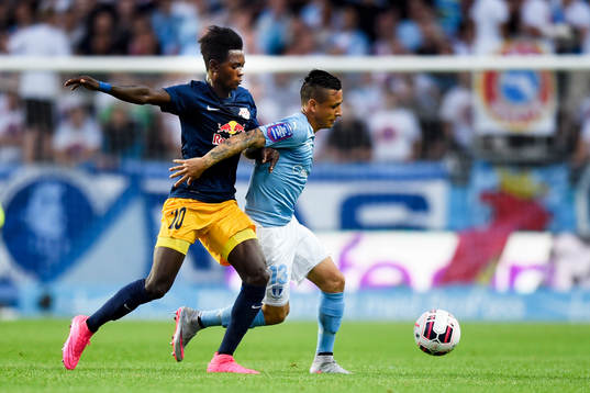 Salzburgs David Atanga och Malmö FFs Yoshimar Yotún