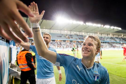 Malmö FFs Oscar Lewicki tackar publiken