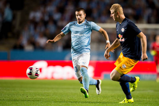 Malmö FFs Vladimir Rodic och Salzburgs Martin Hinteregger