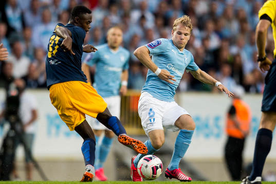 Salzburgs Dimitri Oberlin och Malmö FFs Oscar Lewicki