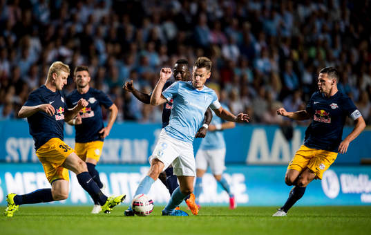 Malmö FFs Markus Rosenberg mot Salzburgs Martin