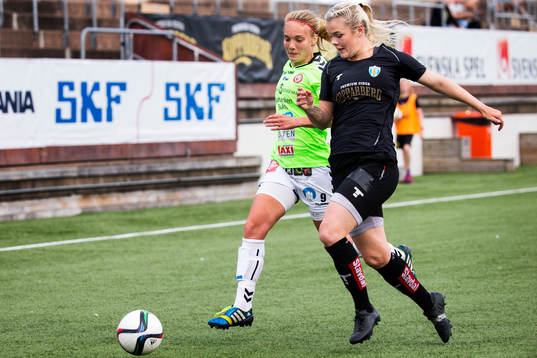 Kristianstads Margret Lara Vidarsdottir och Göteborgs Arna