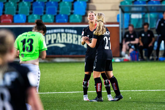 Göteborgs Andrine Hegerberg, Rebecka Blomqvist jublar
