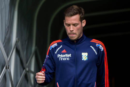 IFK Göteborgs Emil Salomonsson på väg in till