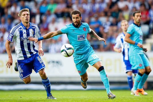 Belenenses Brandão och IFK Göteborgs Mikael Boman
