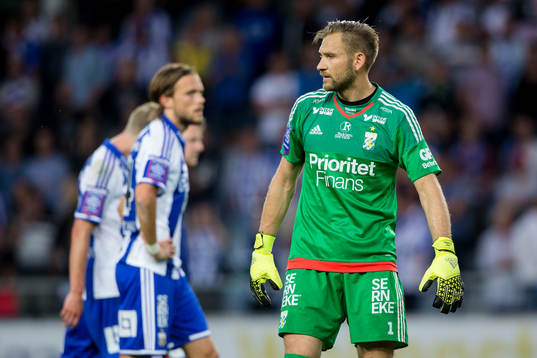 IFK Göteborgs målvakt John Alvbåge deppar
