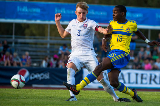Joel Joshoghene Asoro i ett anfall i slutminutrarna