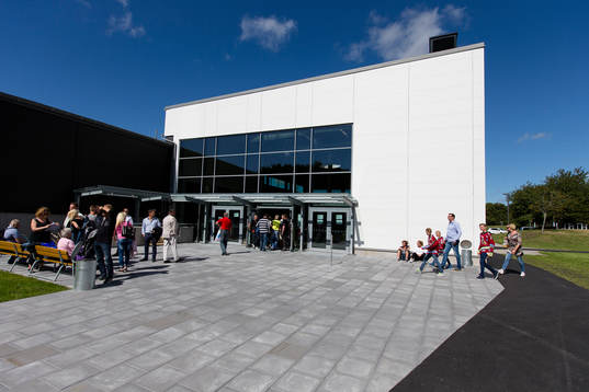 Den nybyggda ishockeyhallen Stenungsund Arena innan