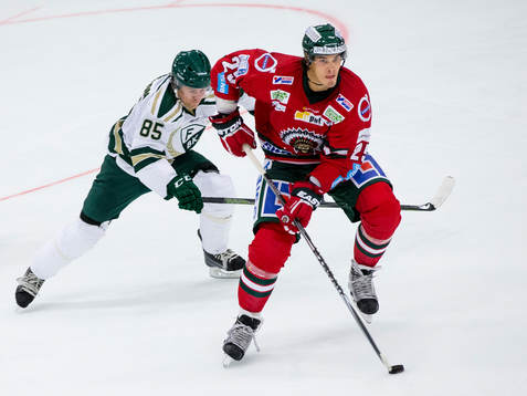 Frölundas Oliver Lauridsen före Färjestads Mikael