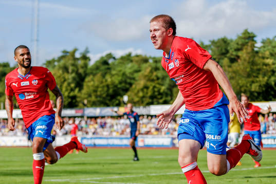 Helsingborgs Darijan Bojanic jublar