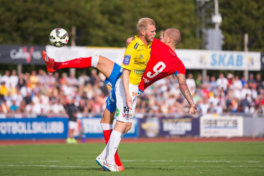 Falkenbergs Per Karlsson och Helsingborgs Robin Simovic