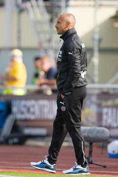 Helsingborgs tränare Henrik Larsson fotbollsmatchen i