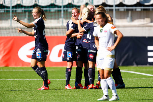 Linköpings Stina Blackstenius jublar