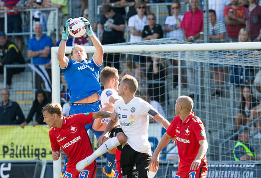 Norrköpings målvakt David Mitov Nilsson vid en räddning