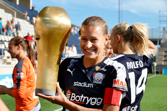 Linköpings Charlotte Rohlin jublar med bucklan