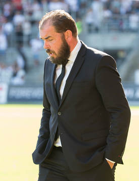 Örebros tränare Alexander Axén ser deppig ut