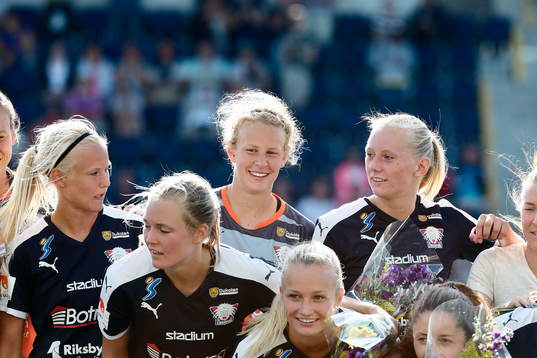 Linköpings anfallsduo Pernille Harder (till vänster) och