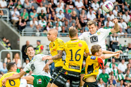 Luftduell i Elfsborgs straffområde