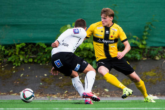Mjällbys Armin Aganovic och Frej Täbys Victor Söderström