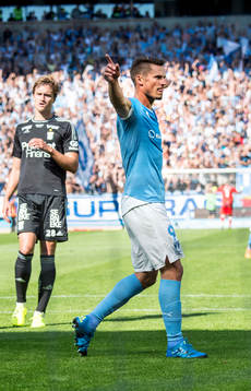 Malmö FFs Markus Rosenberg gör 2-0 på straff