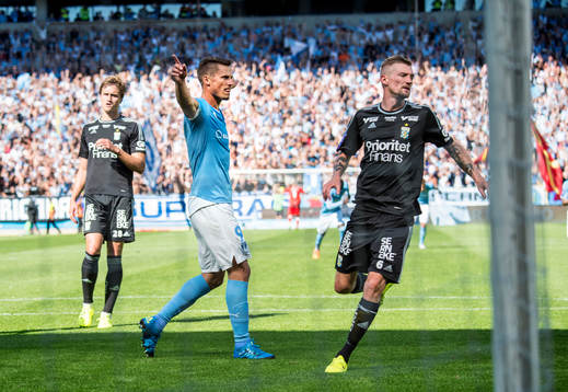 Malmö FFs Markus Rosenberg gör 2-0 på straff
