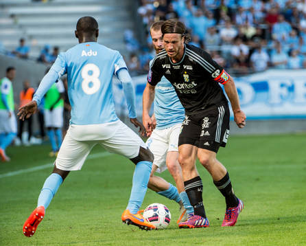 IFK Göteborgs Gustav Svensson mot Malmö FFs Enock Kofi Adu